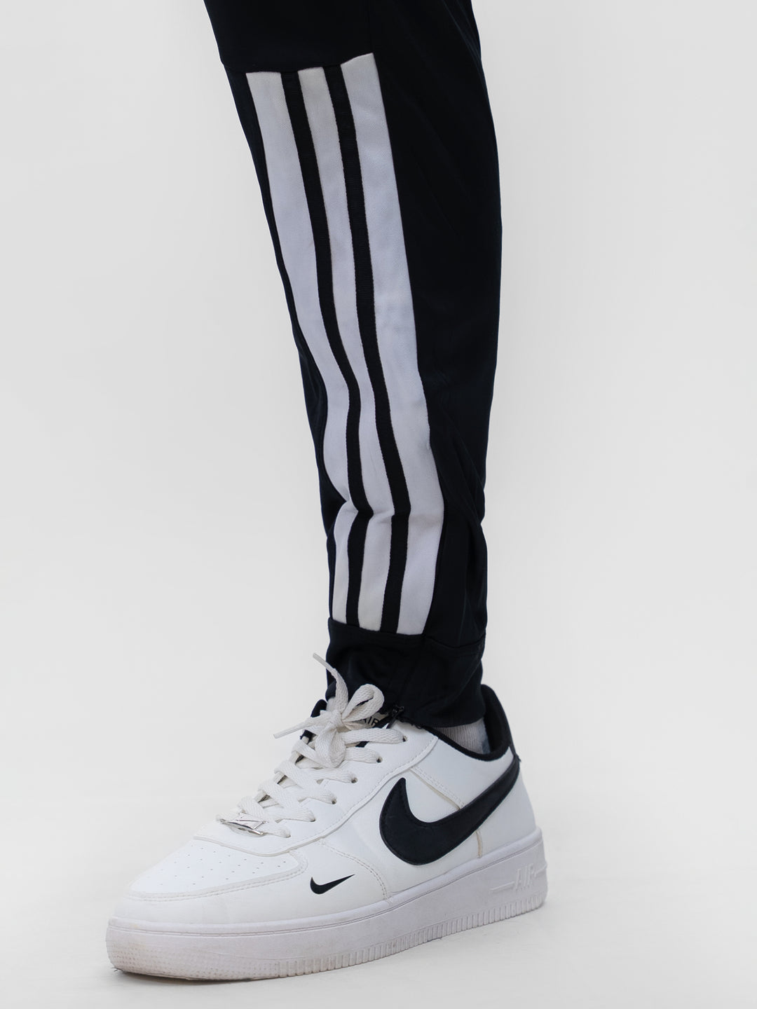 Knights' dri-fit polyester gym trousers for men Pakistan